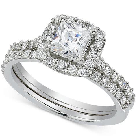 White Gold and Diamond Ring 